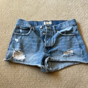 Madewell denim jean shorts. Button front. Five pocket. Relaxed denim shorts.